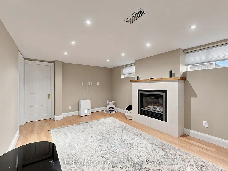 154 Brooke Ave — Photo 33