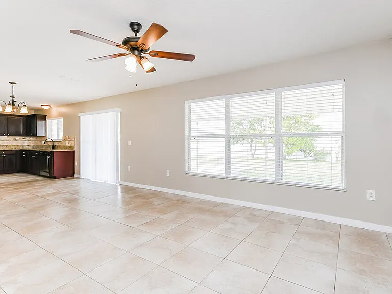 4705 Willoughby St — Photo 10