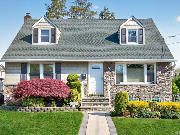 31 Broadway, New Hyde Park, NY 11040