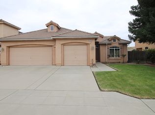 10702 N Ponderosa Dr, Fresno, CA 93730