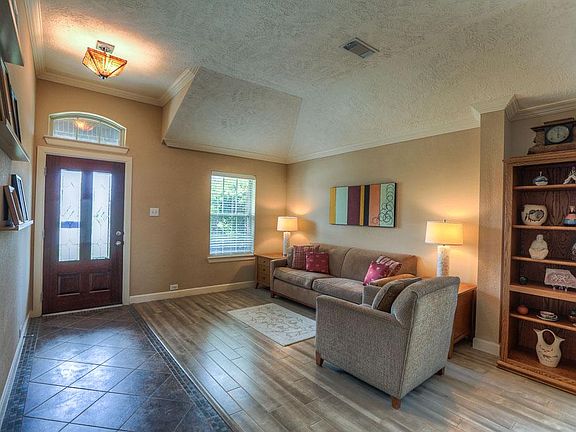 5th image of 2416 Avalon Trace Ln