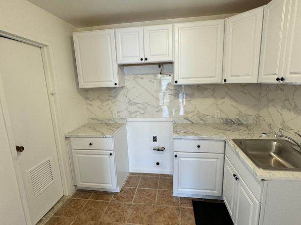 5621 Clover Pl APT 4R