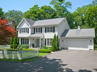 31 Hawthorne St S, Greenwich, CT 06831