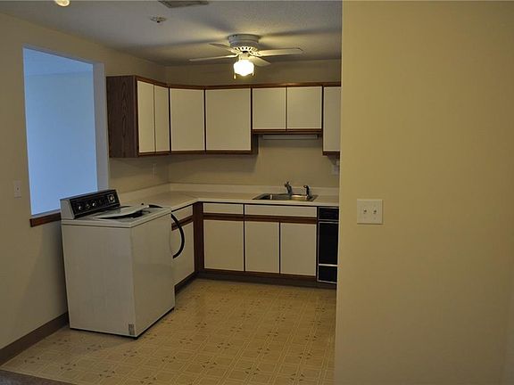 4th image of 724 Beverage Hill Ave #309