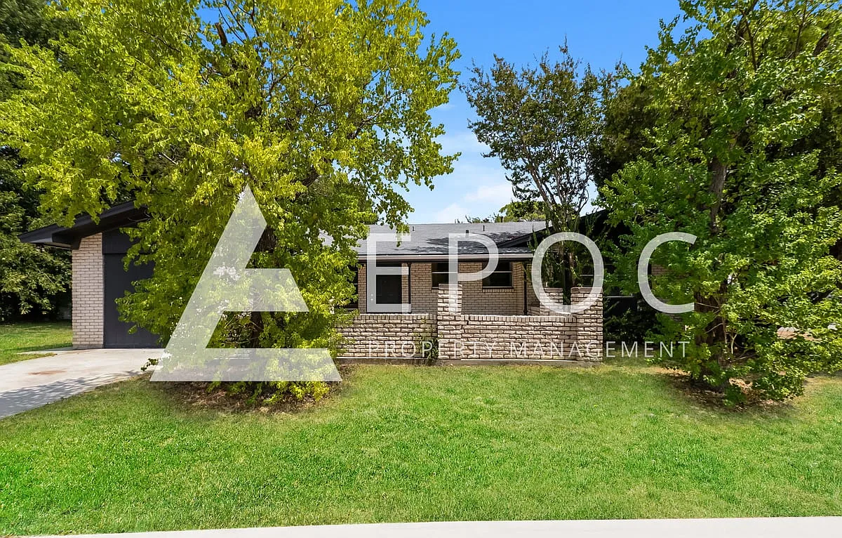1407 Duvall Dr — Photo 1