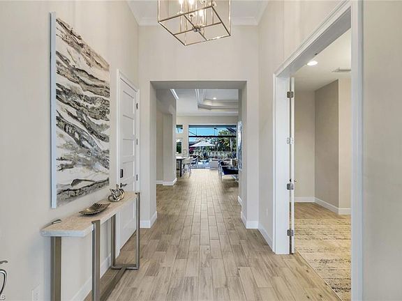 4th image of 5715 Clarendon DR