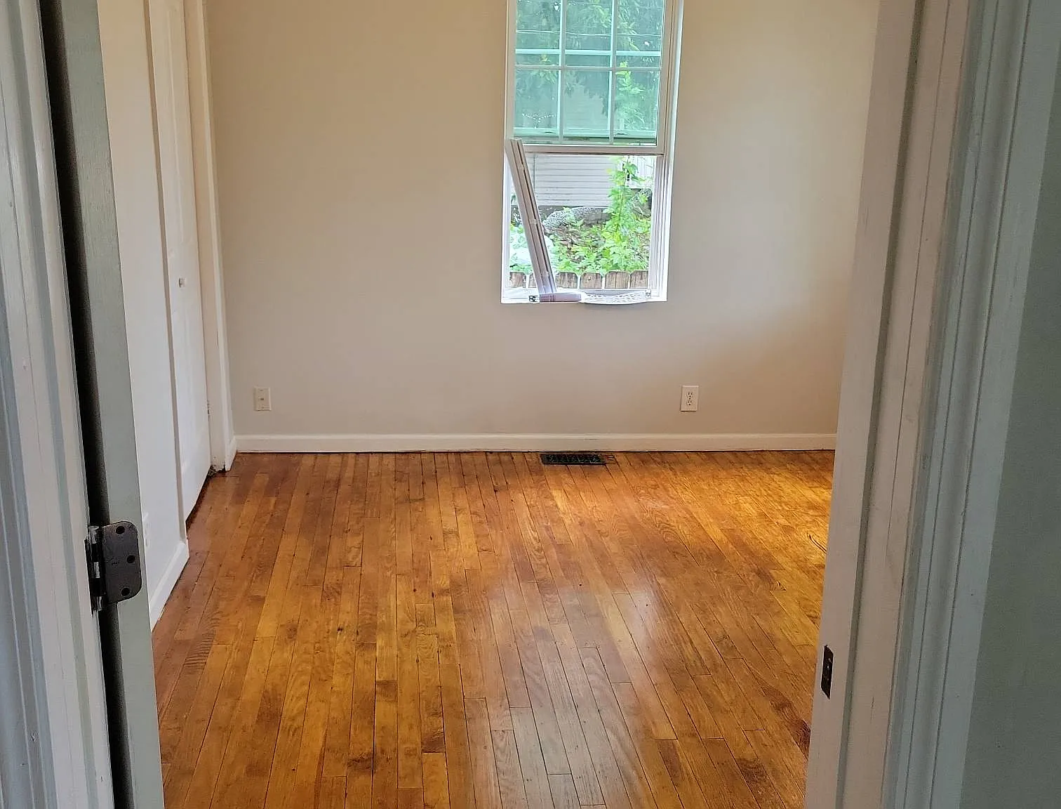 1821 Carlton St - 1 — Photo 4