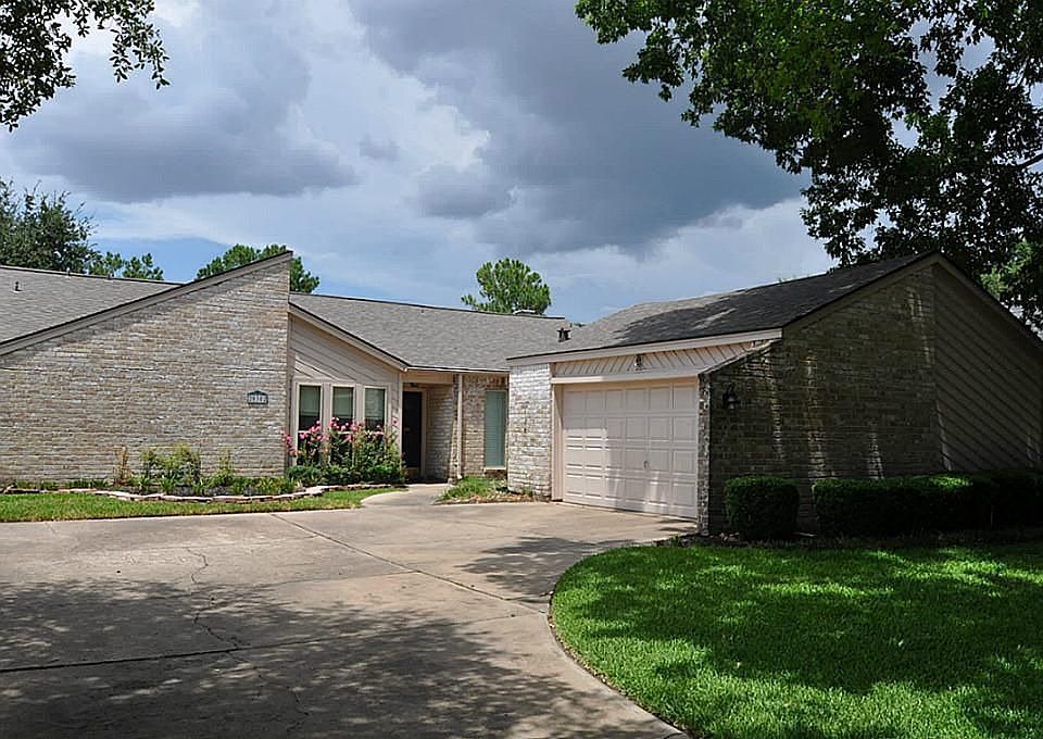 1st image of 20302 Warrington Dr