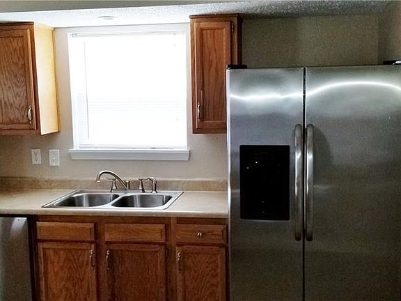 Beautiful kitchen with Stainless Steel appliances...