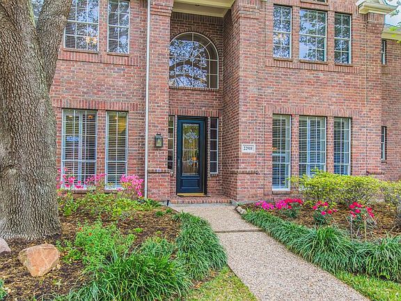 5th image of 22910 Winding Shore Ct