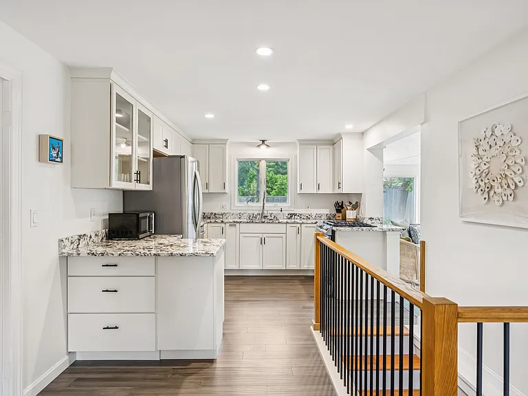 14 Hammond Rd — Photo 11