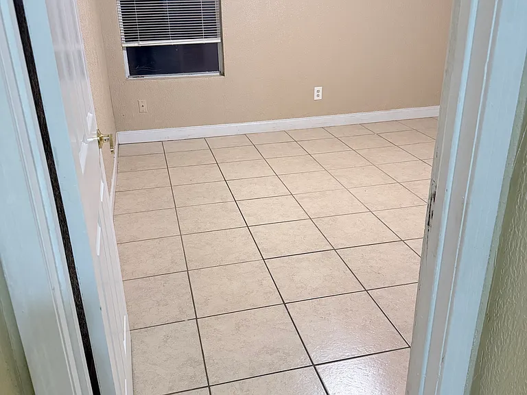 1109 Wedgewood Cir — Photo 10