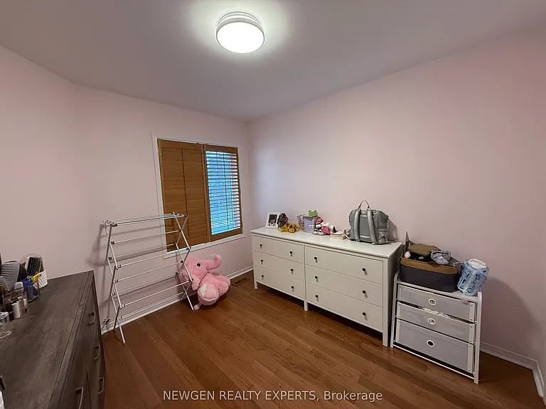 22 Rochefort Dr — Photo 23
