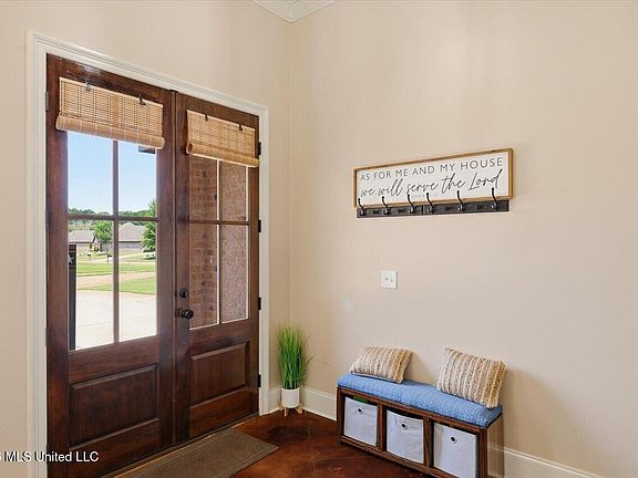 4th image of 200 Belle Oak Dr