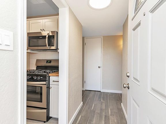 4th image of 5352 Poplar Blvd