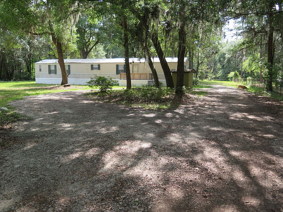 Circular drive in front