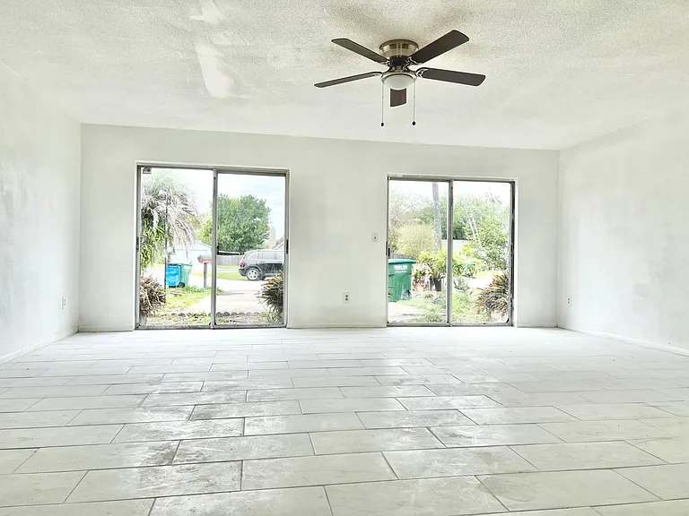 547 Lino Ct — Photo 12