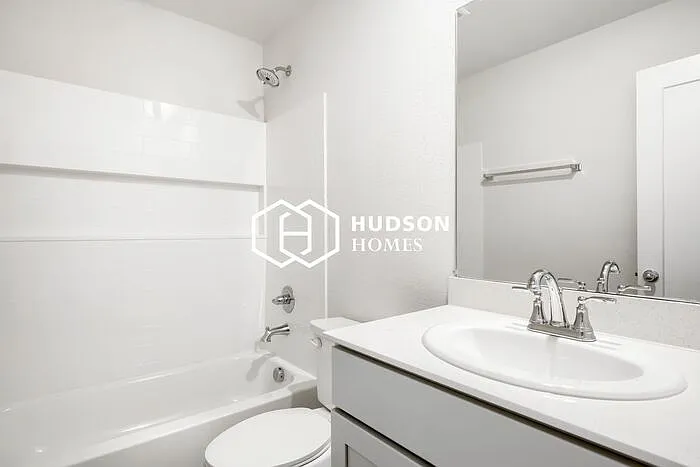 120 Kainos St — Photo 11