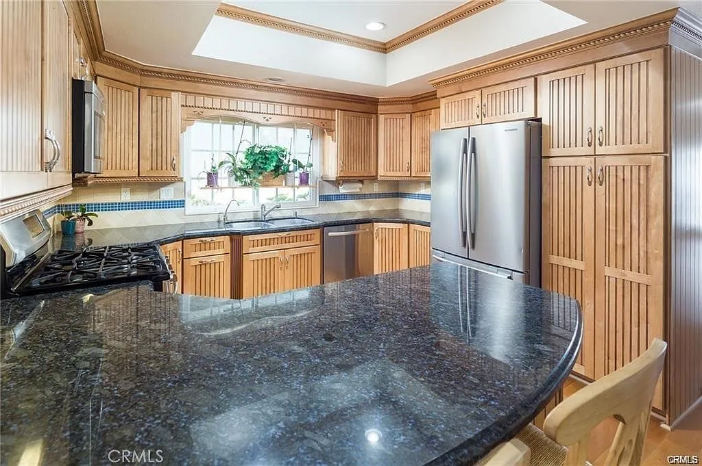 2 bed, 1700 sqft, $4,100 — Photo 4