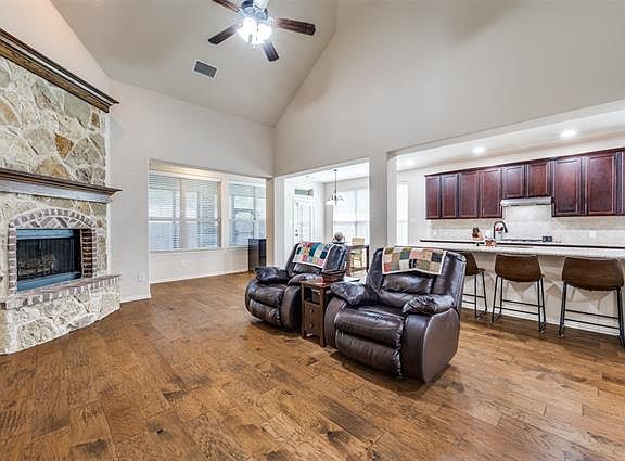 3rd image of 5213 Grove Cove Dr
