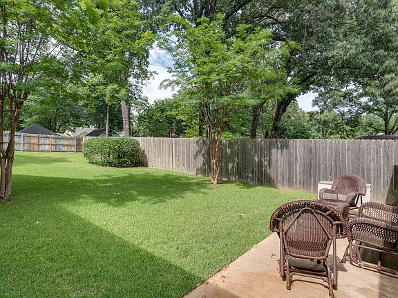 2nd image of 3568 Highland Park Pl