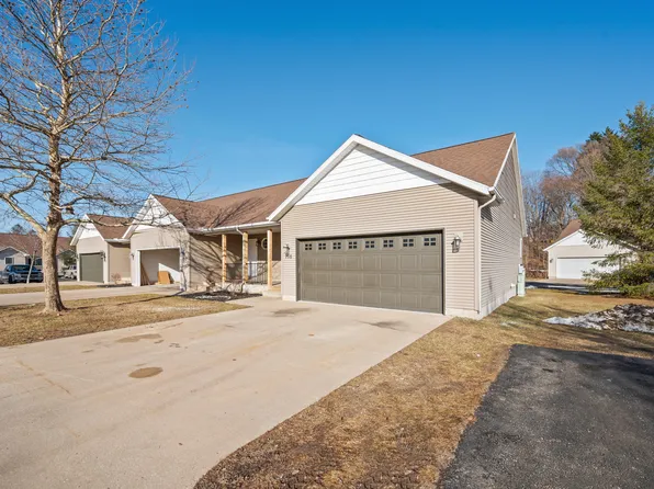 718 Tioga Park Dr, Big Rapids, MI 49307