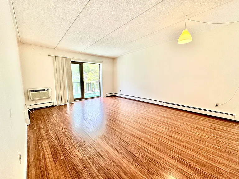 80 N Warren St #20 — Photo 16