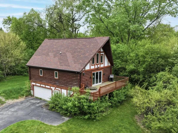 685 Williams DRIVE, Cedarburg, WI 53012