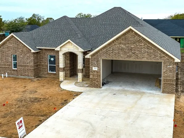 525 Limestone Cir, Mabank, TX 75147