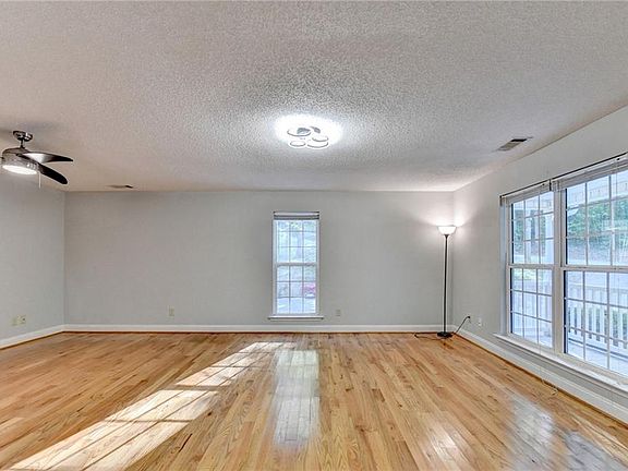 4th image of 5337 Still Water Ln