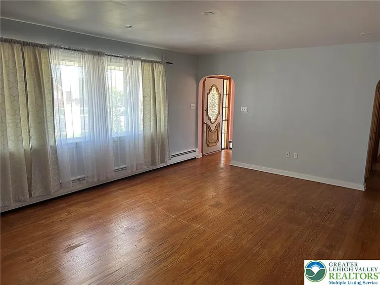 3318 N 3rd St — Photo 3
