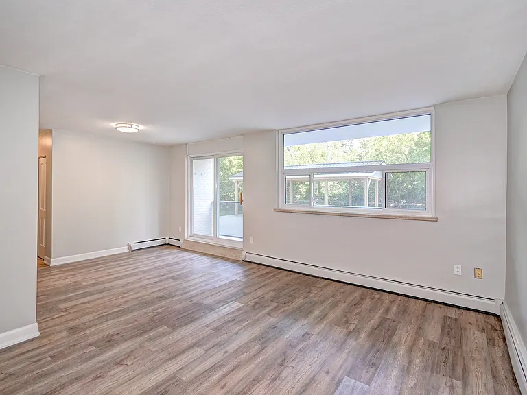 202 Hespeler Rd — Photo 18