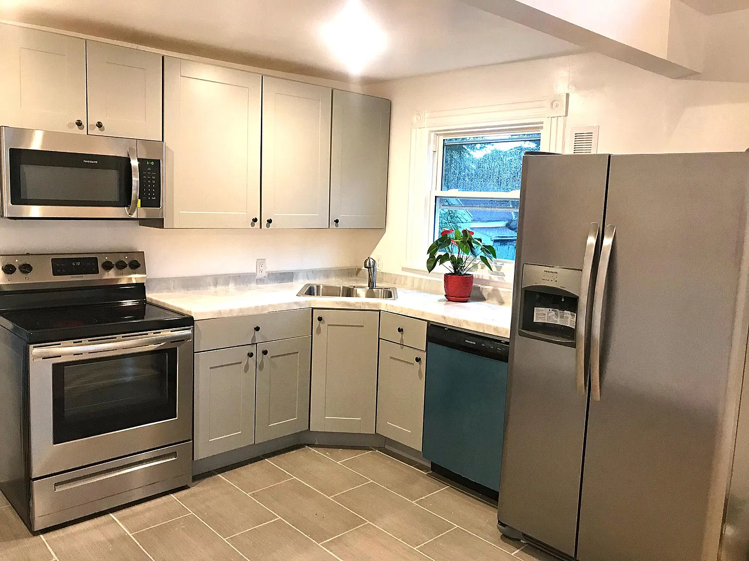 113 Clinton Ave — Photo 4