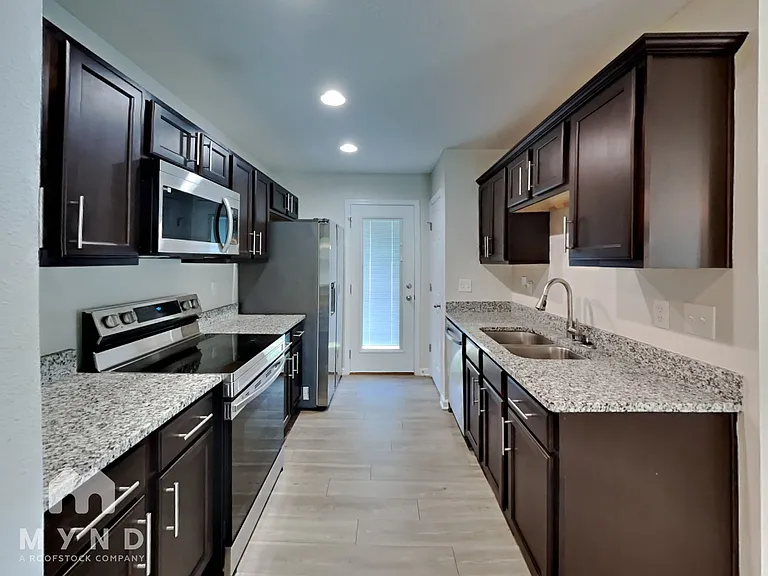 9104 Monroe Ave — Photo 5