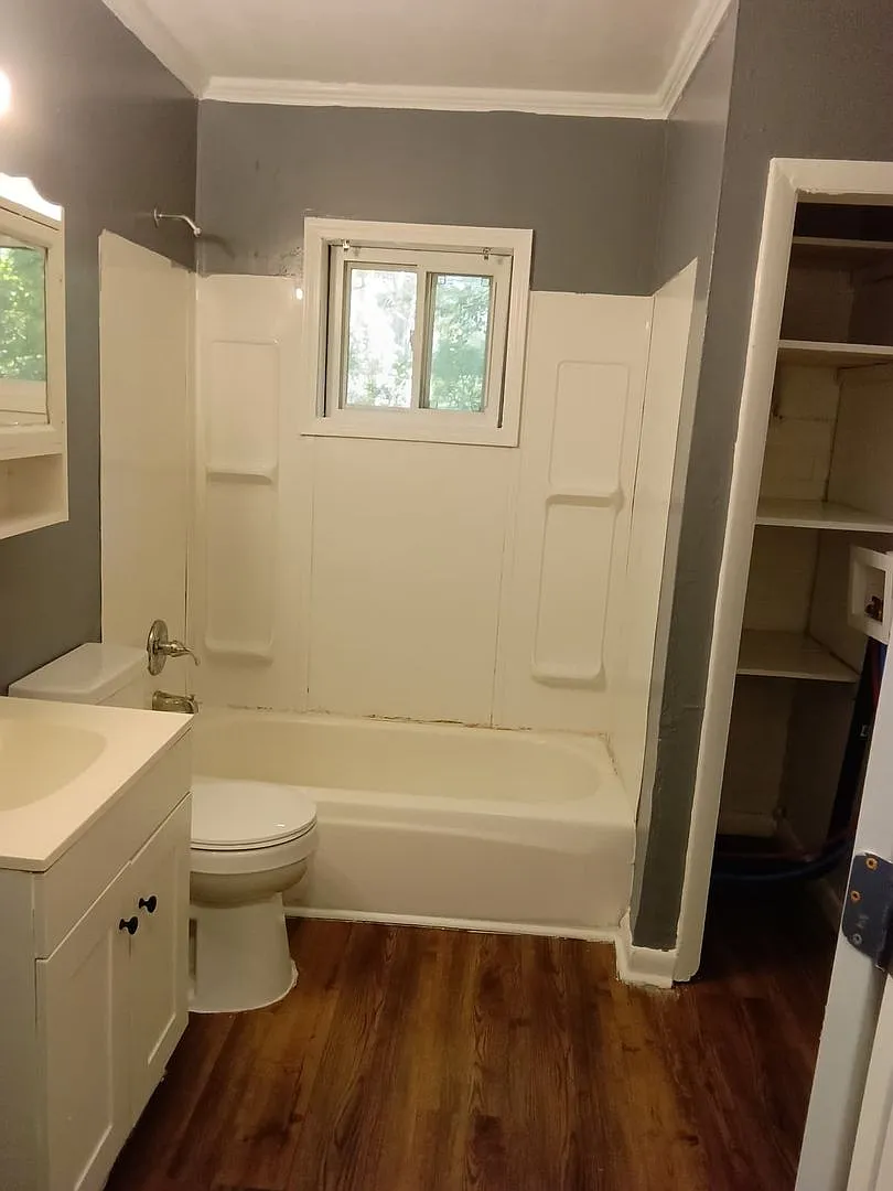 2331 Lake Ave — Photo 4