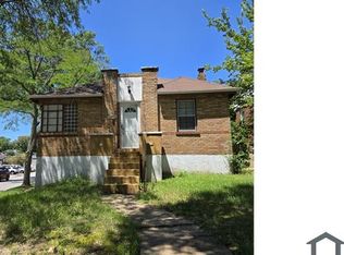 3001 Kemp Dr, Saint Louis, MO 63121