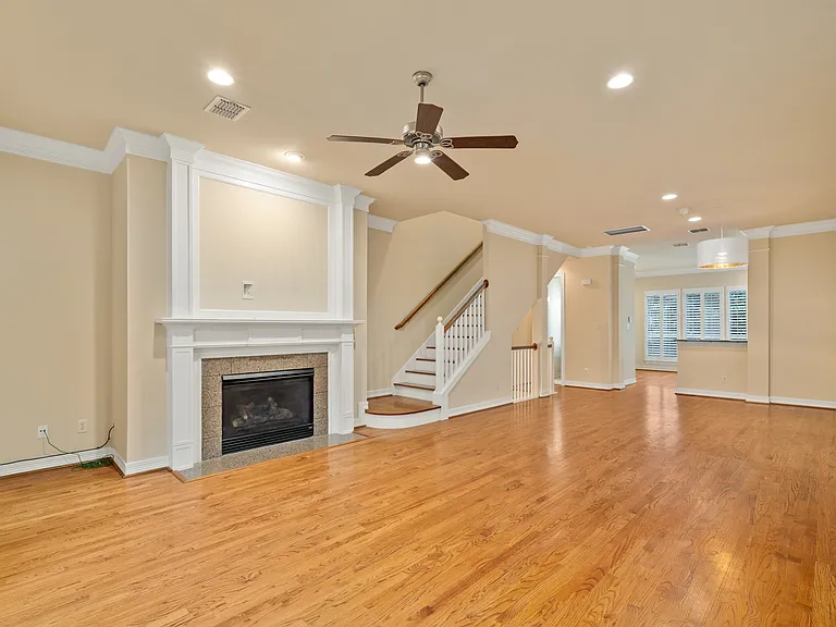 4230 Holland Ave — Photo 29