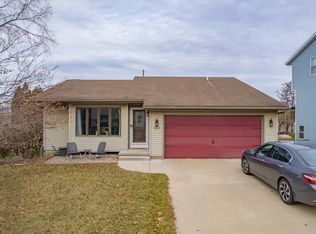 6210 Sandsnes Ln, Madison, WI 53719