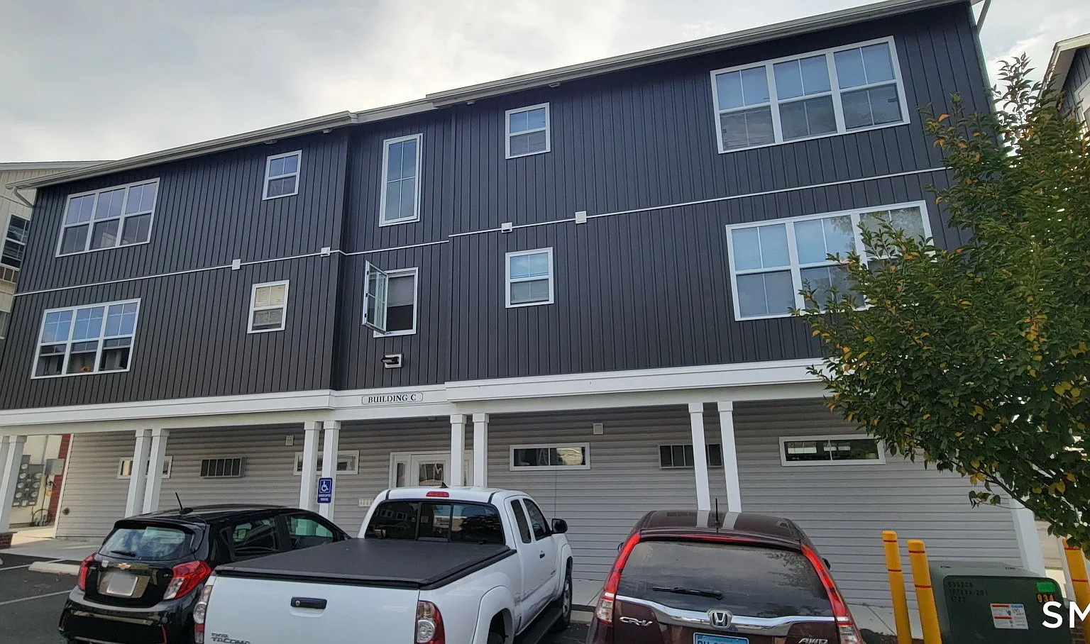 1 bed, 1.0 bath, 700 sqft, $1,900 — Photo 2