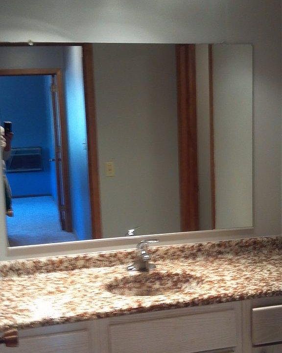 2nd image of 1421 15th St SE APT 3