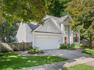459 Rock Hall Cir, Grayslake, IL 60030