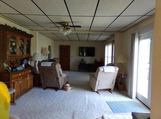 203 E Valley St, Willow Springs, MO 65793