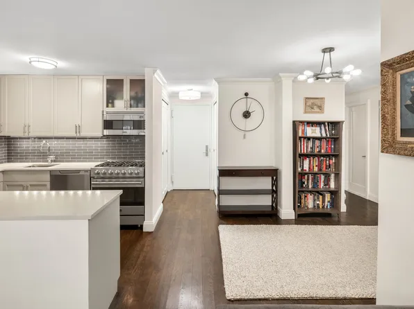 16 West 16th Street image 4 of 12