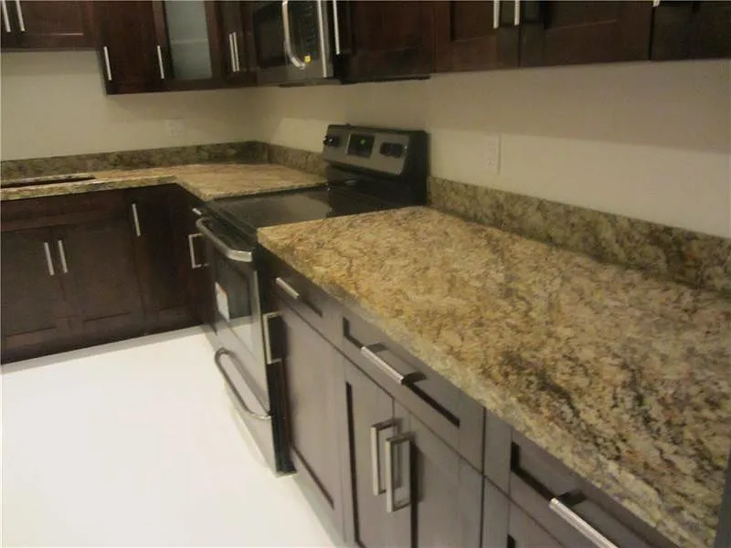 3 bed, 2.0 bath, 1792 sqft, $2,800 — Photo 3