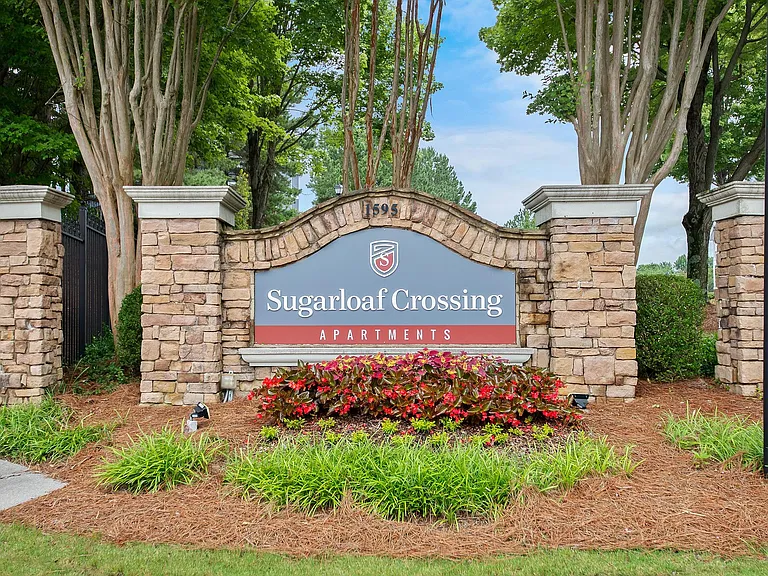 Sugarloaf Crossing — Photo 34