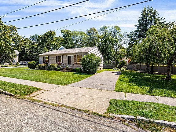 4th image of 1747 Highland Ave