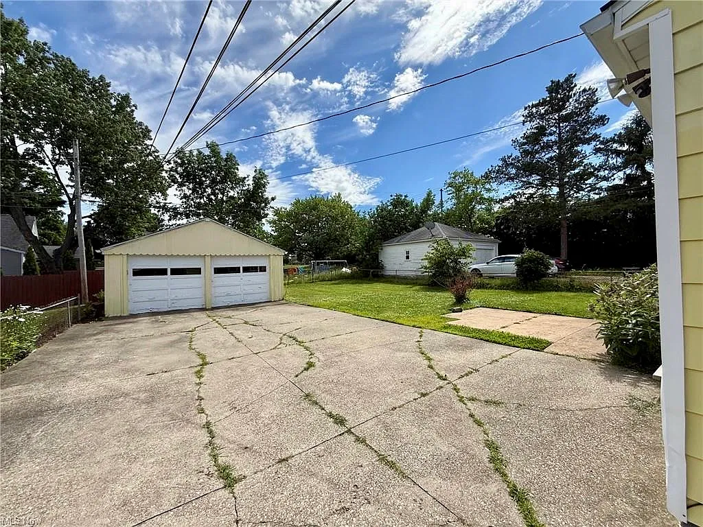 2 bed, 1290 sqft, $1,450 — Photo 3