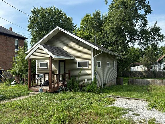 2nd image of 407 Singer Rd