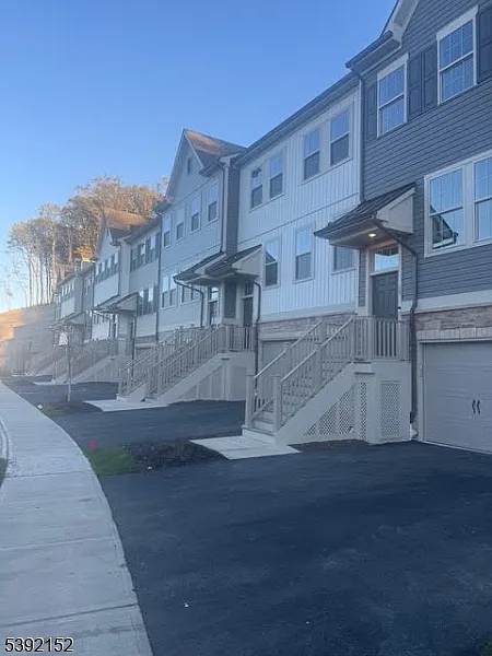 Building Photo - 13 General Winds Way