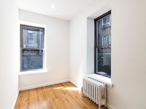 3rd image of 114 Christopher St #2S
